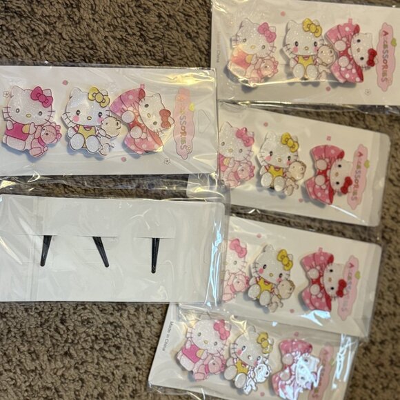 Lot of NEW Hello Kitty Accessories (barrettes, socks, coin purses & bracelets) - Picture 9 of 10